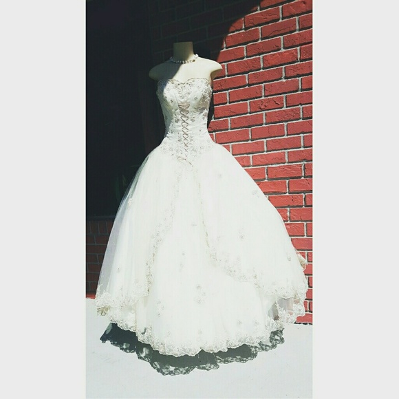 Formal Gown - Picture 1 of 4